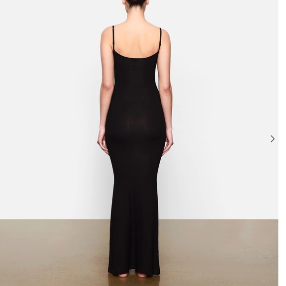 SKIMS - SOFT LOUNGE LONG SLIP DRESS - Picture 3 of 5